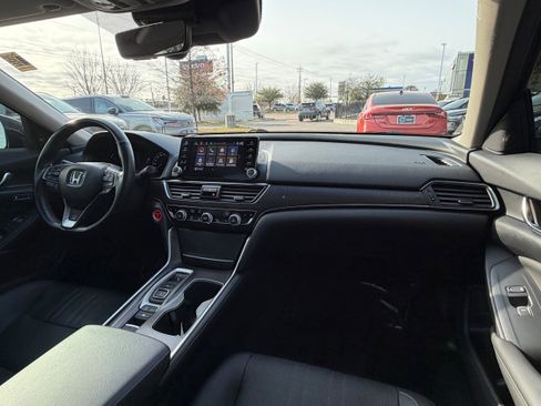 Used 2020 Honda Accord Touring image 13