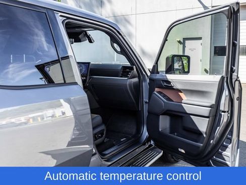 Used 2026 Lexus GX 550 w/ Accessory Package (2T) AWD/4WD image 18