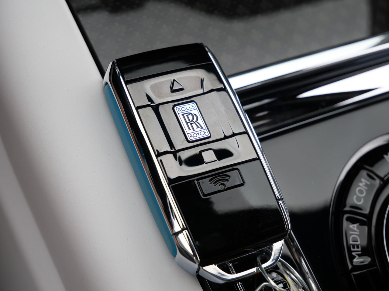 Used 2024 Rolls-Royce Cullinan Black Badge w/ Leather Finishing Pack AWD/4WD image 39