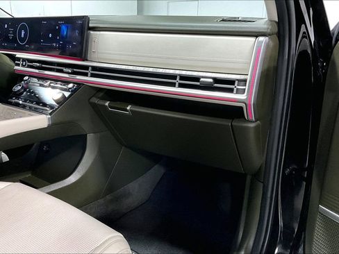 Used 2025 Hyundai Santa Fe Calligraphy image 19