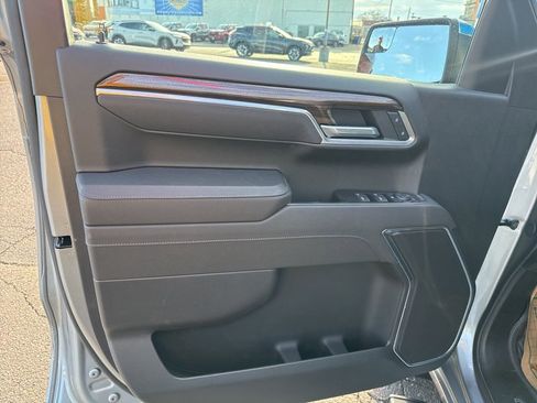 Used 2025 Chevrolet Silverado 1500 LT AWD/4WD image 18