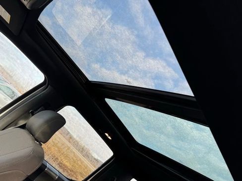 Used 2017 Ford F150 XLT w/ Equipment Group 302A Luxury image 7