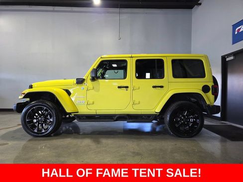 Used 2024 Jeep Wrangler Unlimited Sahara w/ Technology Group AWD/4WD image 7