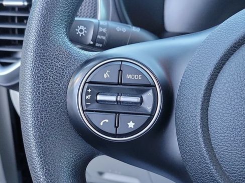 Used 2023 Kia Soul LX w/ LX Technology Package FWD image 19