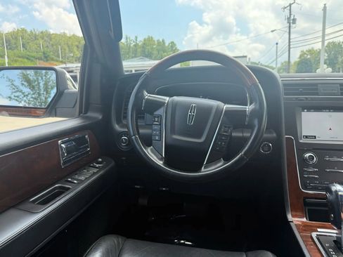 Used 2016 Lincoln Navigator L Select image 33