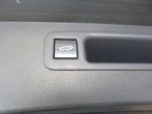 Used 2020 Toyota Highlander XLE FWD image 59
