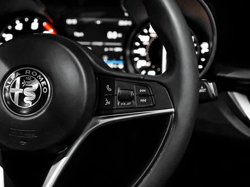 Used 2018 Alfa Romeo Stelvio Ti AWD/4WD image 20