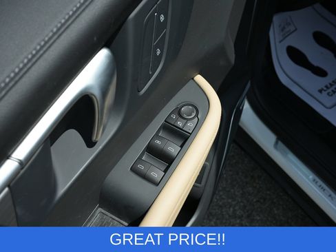 Used 2026 Buick Enclave Preferred AWD/4WD image 16