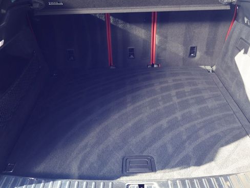 Certified 2022 Porsche Cayenne Platinum Edition image 23