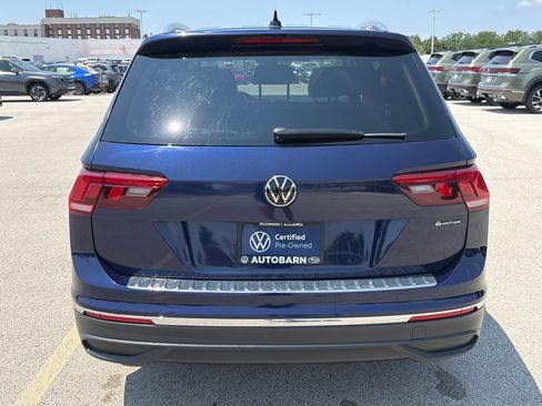 Certified 2023 Volkswagen Tiguan SE w/ Panoramic Sunroof Package AWD/4WD image 5