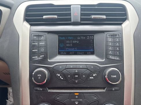 Used 2014 Ford Fusion SE FWD image 19
