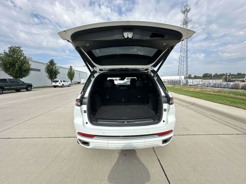 Used 2023 Jeep Grand Cherokee Summit AWD/4WD image 27