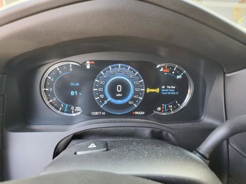 Used 2016 Cadillac Escalade Luxury AWD/4WD image 32