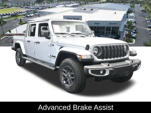 Certified 2024 Jeep Gladiator Sport image 11