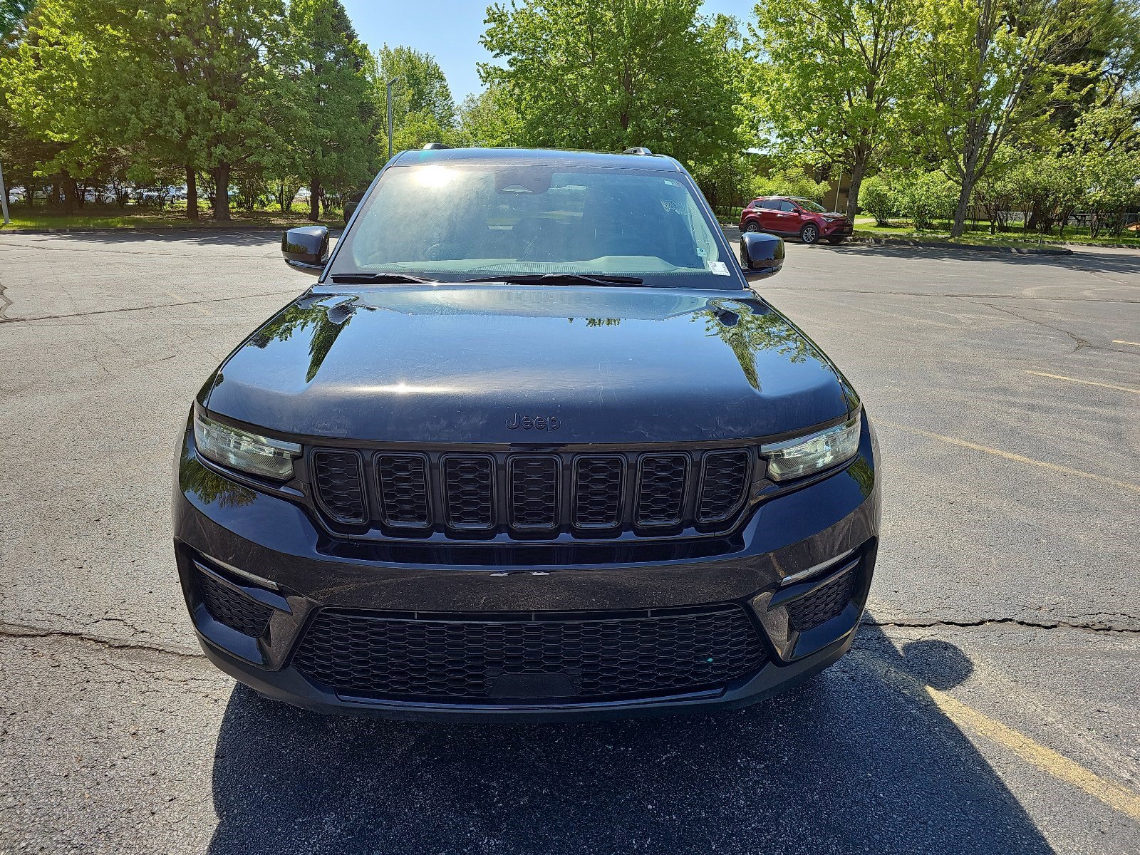 Used 2023 Jeep Grand Cherokee Limited w/ Black Appearance Package AWD/4WD image 9