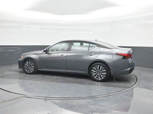 Used 2025 Nissan Altima 2.5 SV image 27