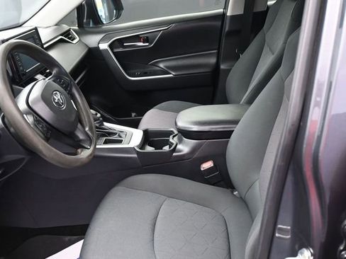 Used 2019 Toyota RAV4 XLE image 10