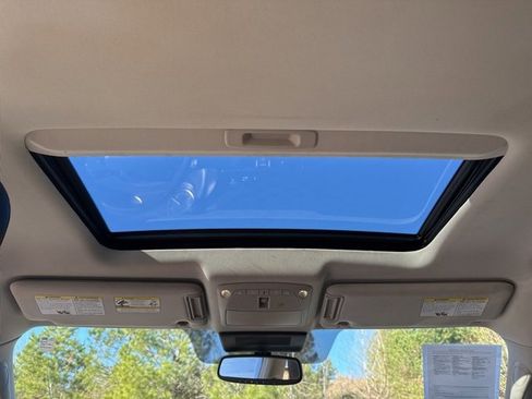 Used 2021 Nissan Armada SL w/ Captain's Chairs Package image 17