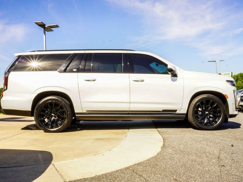 Used 2024 Cadillac Escalade ESV Sport Platinum w/ LPO, ONYX Package AWD/4WD image 6