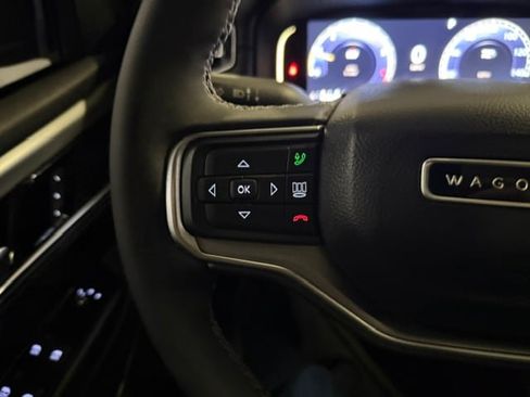 Used 2023 Jeep Wagoneer Series II AWD/4WD image 62