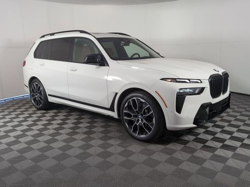 New 2026 BMW X7 M60i image 6