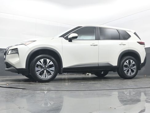 Certified 2023 Nissan Rogue SV image 24