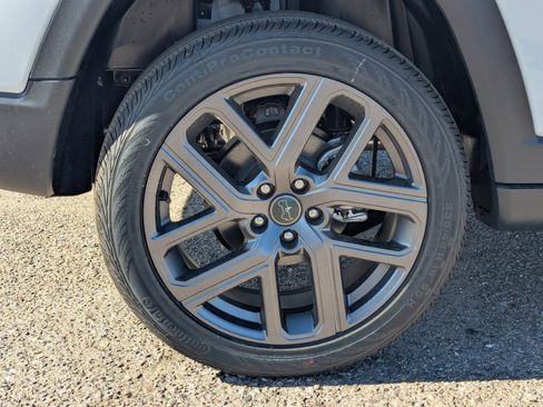 New 2026 Jeep Compass Latitude image 6