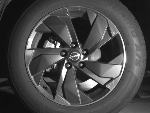 Used 2025 Nissan Rogue SV FWD image 12