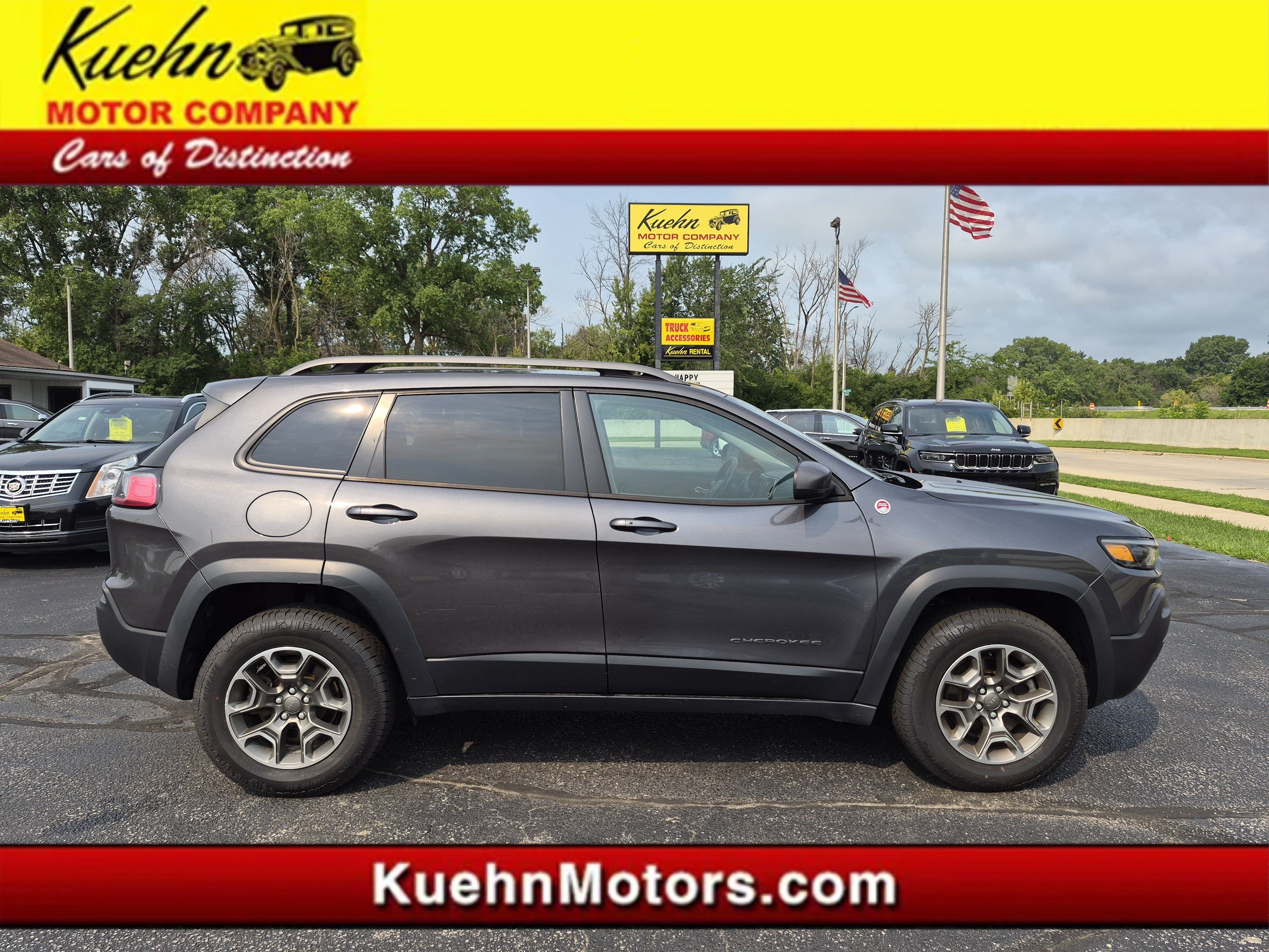 Used 2020 Jeep Cherokee Trailhawk AWD/4WD image 1