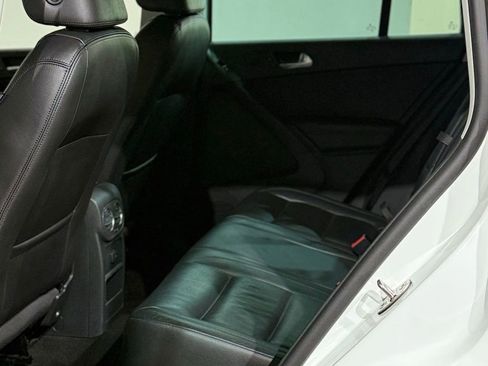 Used 2017 Volkswagen Tiguan Sport image 48