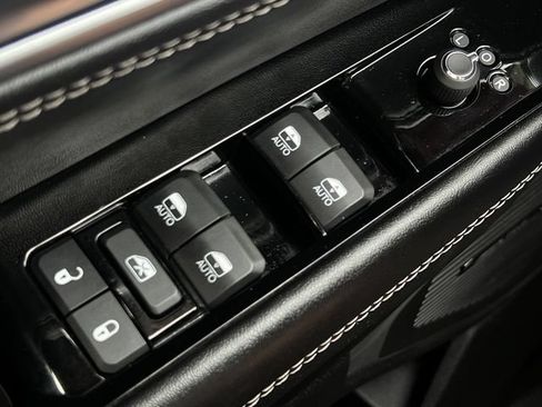 Used 2023 Jeep Wagoneer Series II AWD/4WD image 22