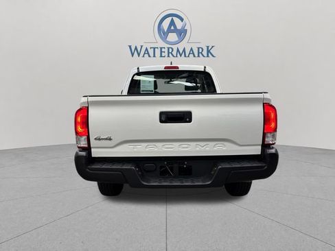 Used 2016 Toyota Tacoma SR AWD/4WD image 4