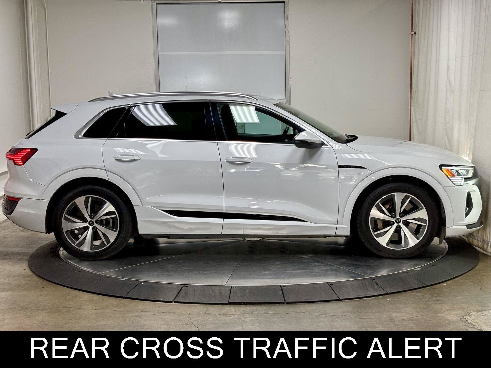 Used 2024 Audi Q8 e-tron Premium AWD/4WD image 11