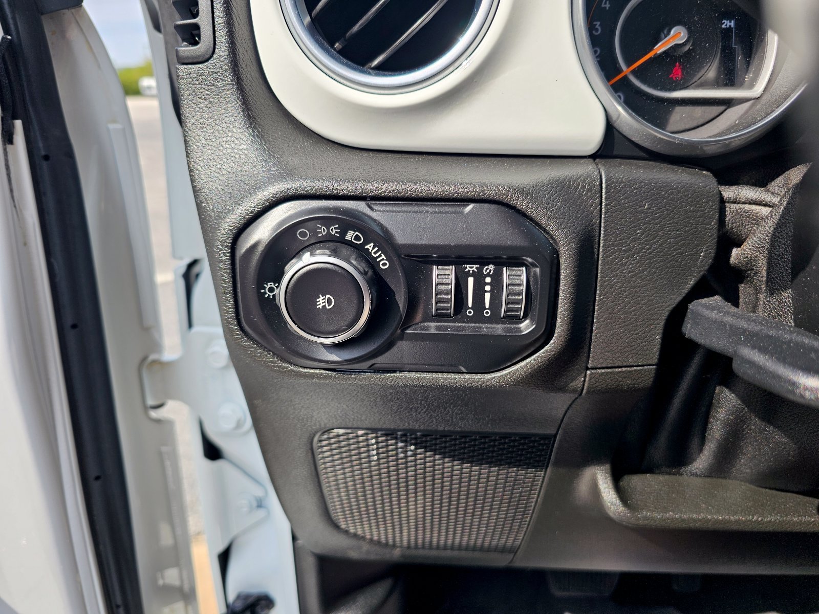 Used 2018 Jeep Wrangler Unlimited Rubicon AWD/4WD image 13