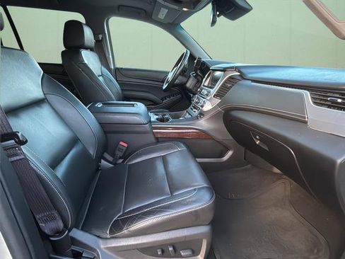 Used 2017 GMC Yukon SLT image 34