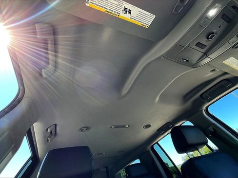 Used 2016 GMC Yukon XL SLT image 21