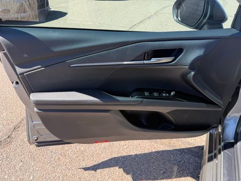 Used 2025 Toyota Camry SE w/ Multimedia Upgrade Package image 15