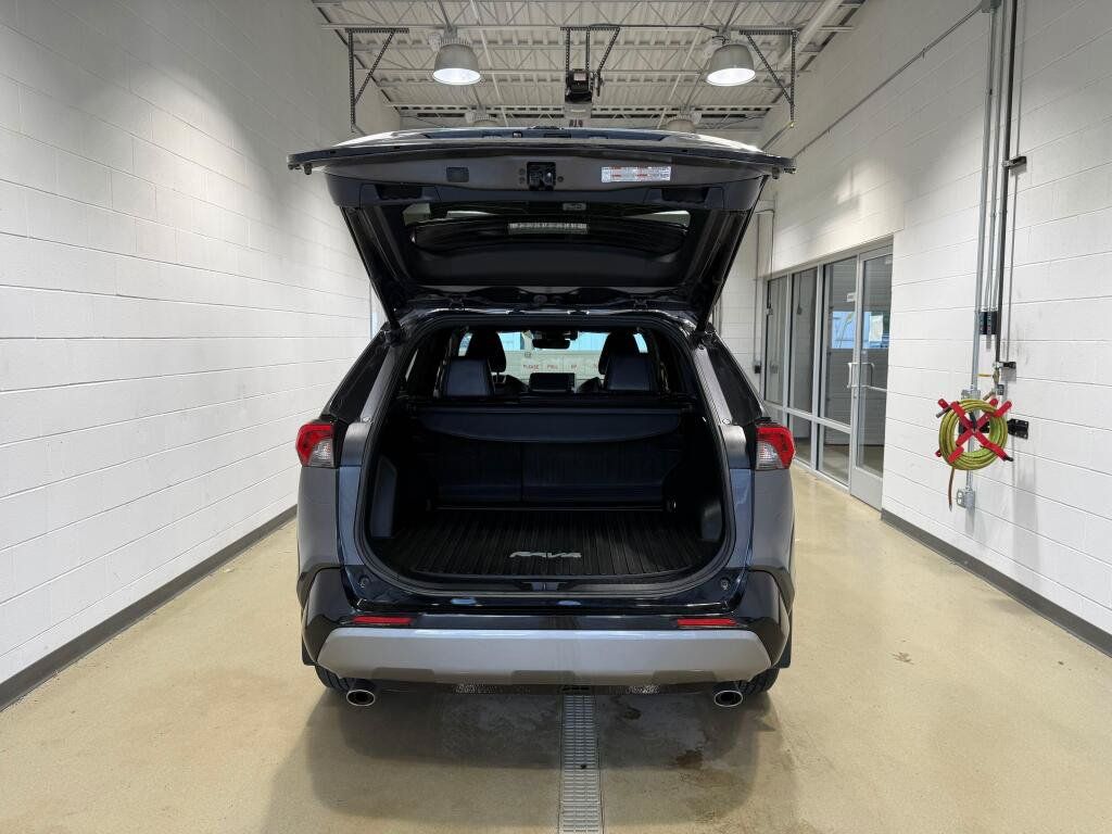 Certified 2022 Toyota RAV4 XSE w/ XSE Grade Weather Package AWD/4WD image 13