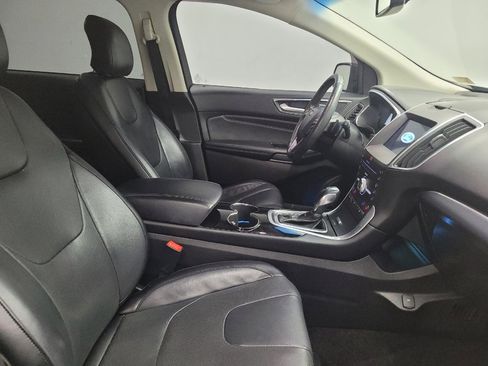 Used 2017 Ford Edge Titanium w/ Equipment Group 301A AWD/4WD image 21