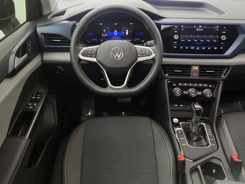 Used 2024 Volkswagen Taos SE FWD image 70