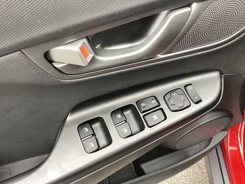Used 2021 Hyundai Kona Ultimate FWD image 11