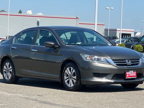 Used 2015 Honda Civic SE image 5