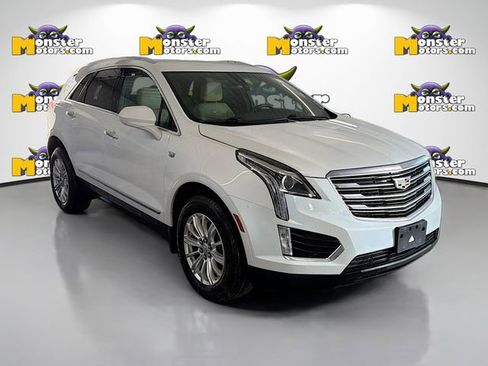 Used 2017 Cadillac XT5 FWD image 3