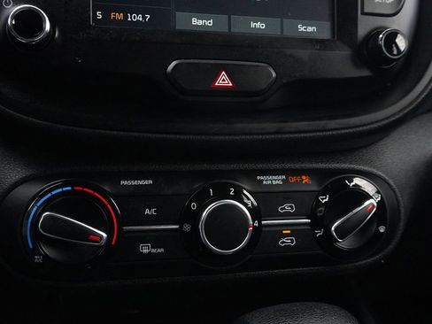 Used 2020 Kia Soul LX FWD image 41
