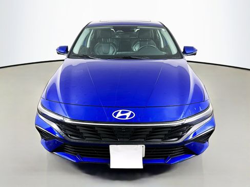 Used 2024 Hyundai Elantra Limited image 2