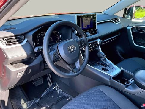 Used 2023 Toyota RAV4 LE AWD/4WD image 17