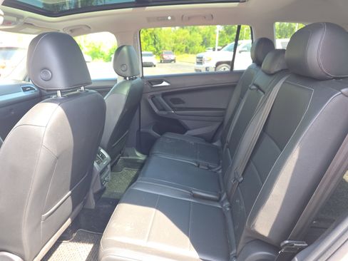 Used 2018 Volkswagen Tiguan SEL FWD image 12
