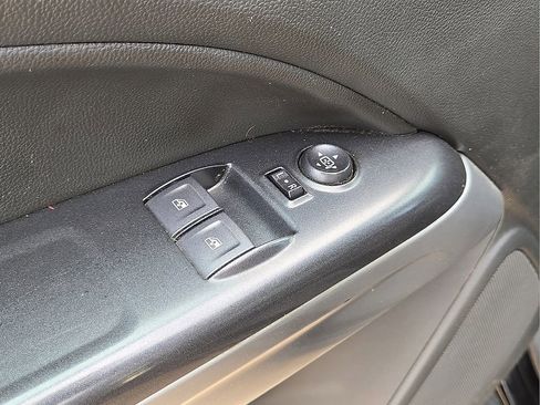 Used 2022 Chevrolet Colorado LT w/ Fleet Safety Package image 17