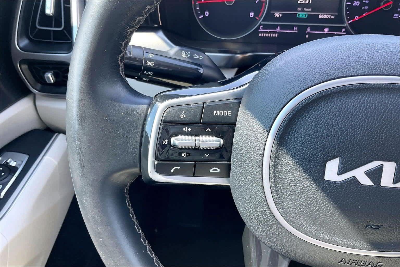 Certified 2022 Kia Sorento S w/ Panoramic Sunroof Package FWD image 22