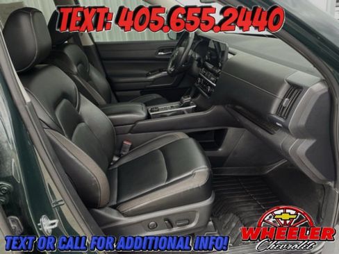 Used 2023 Nissan Pathfinder SL w/ Black Appearance Package image 13